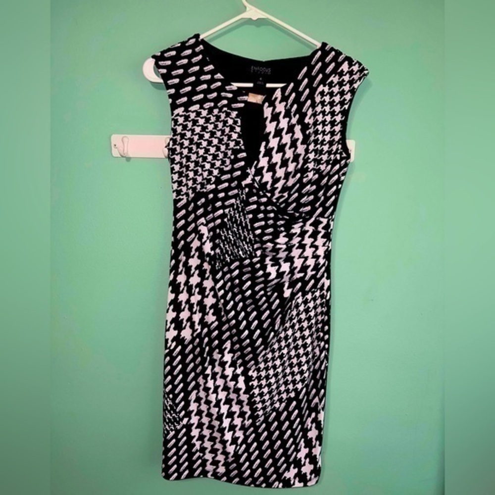 Women’s Size 4 Black & White Dress